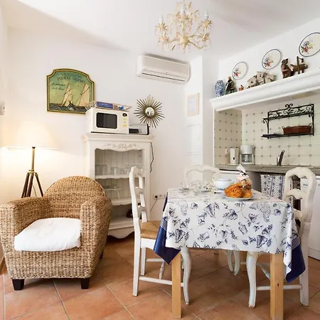 A Merula 1 Bedroom Appartement